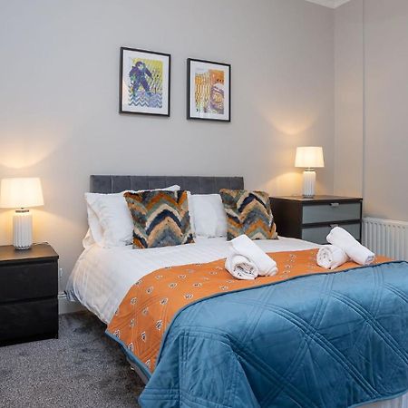 Queens Large 2 Bdr & 1 Bdr Apartments By Belfast City Breaks Buitenkant foto