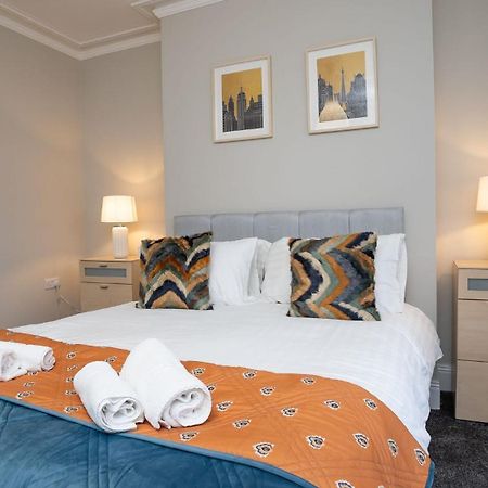 Queens Large 2 Bdr & 1 Bdr Apartments By Belfast City Breaks Buitenkant foto