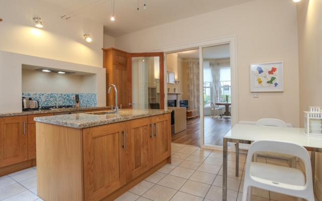Queens Large 2 Bdr & 1 Bdr Apartments By Belfast City Breaks Buitenkant foto