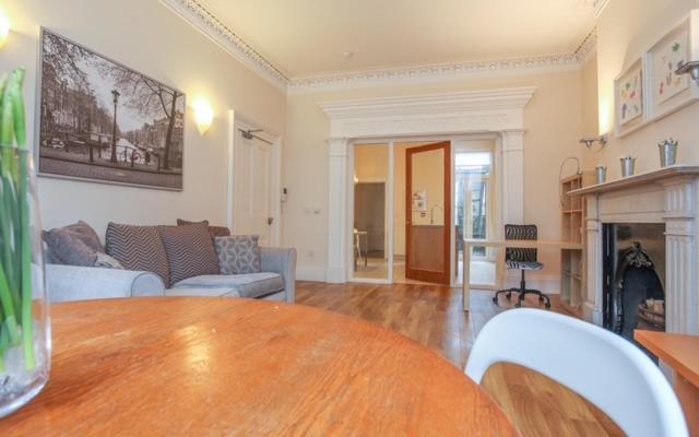 Queens Large 2 Bdr & 1 Bdr Apartments By Belfast City Breaks Buitenkant foto